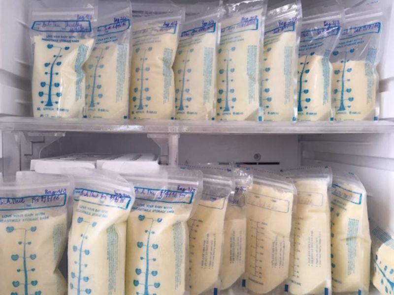 Bảo quản sữa mẹ đúng cách trong tủ lạnh